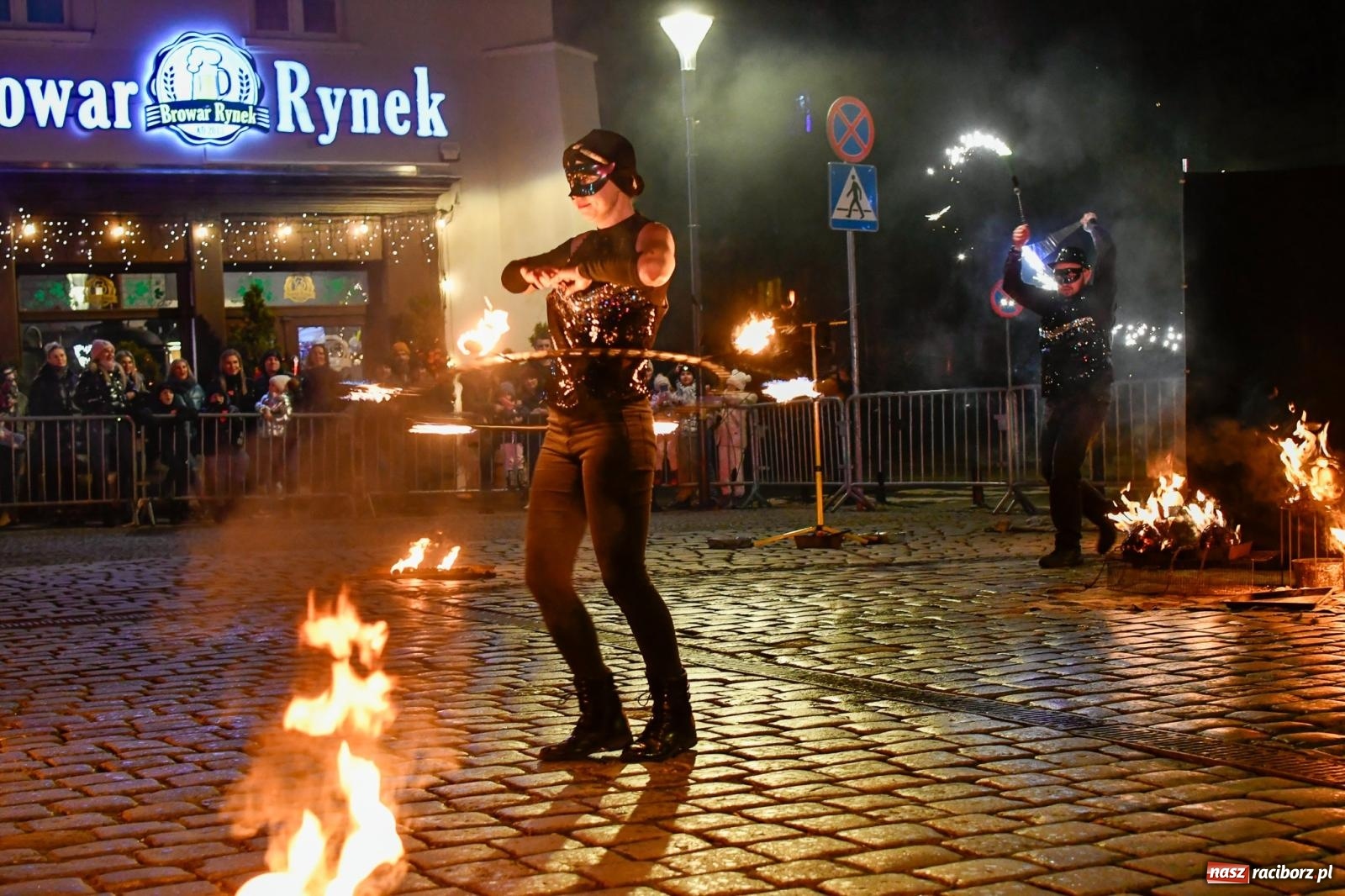 Zdjęcie w galerii na portalu naszraciborz.pl: Enigma z Zawiercia zachwyciła na Raciborskim Finale WOŚP [FOTO i WIDEO] wiadomości z regionu