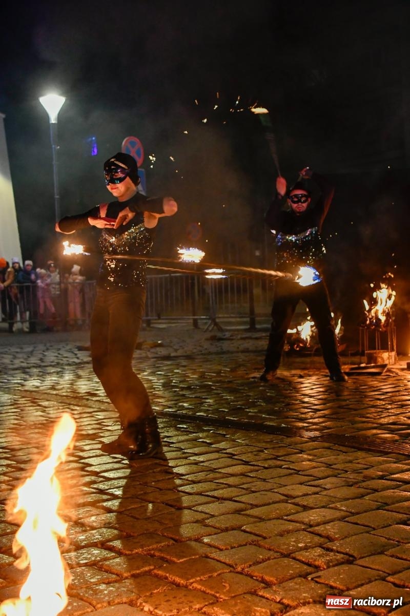 Zdjęcie w galerii na portalu naszraciborz.pl: Enigma z Zawiercia zachwyciła na Raciborskim Finale WOŚP [FOTO i WIDEO] wiadomości z regionu