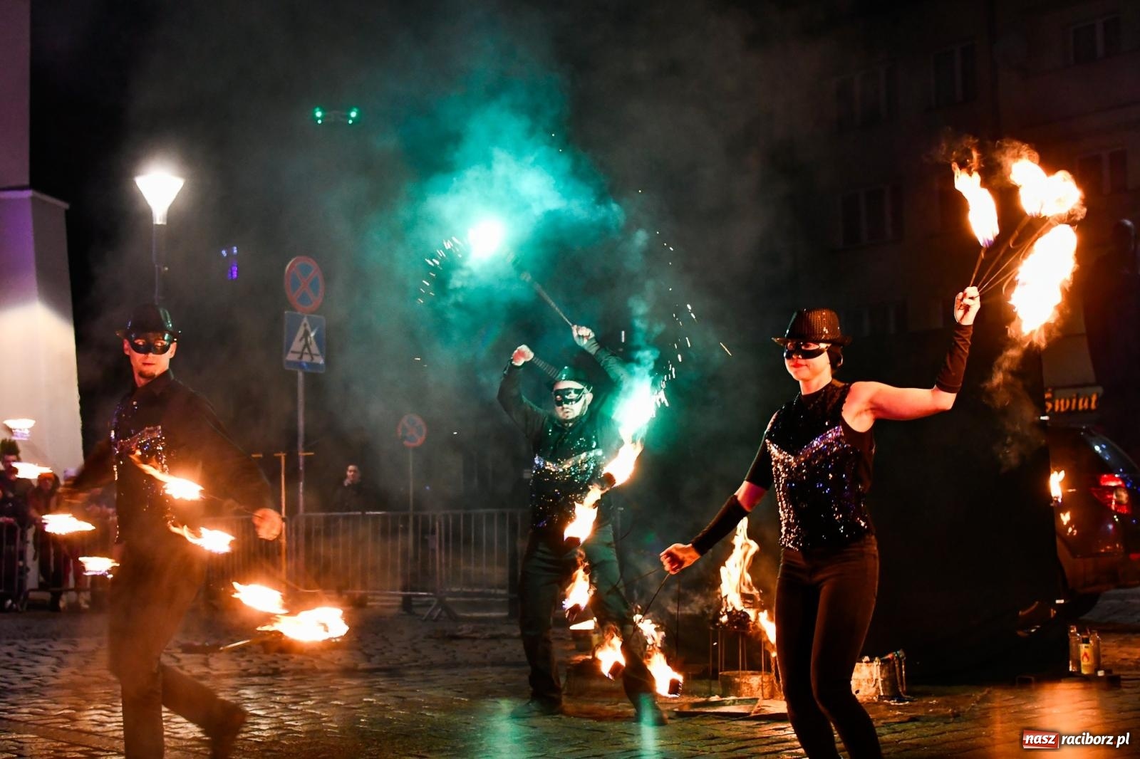 Zdjęcie w galerii na portalu naszraciborz.pl: Enigma z Zawiercia zachwyciła na Raciborskim Finale WOŚP [FOTO i WIDEO] wiadomości z regionu