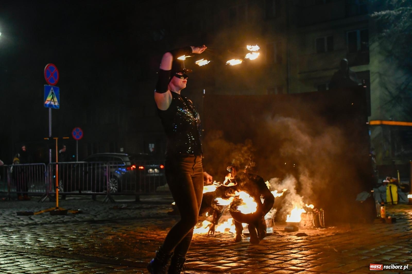 Zdjęcie w galerii na portalu naszraciborz.pl: Enigma z Zawiercia zachwyciła na Raciborskim Finale WOŚP [FOTO i WIDEO] wiadomości z regionu