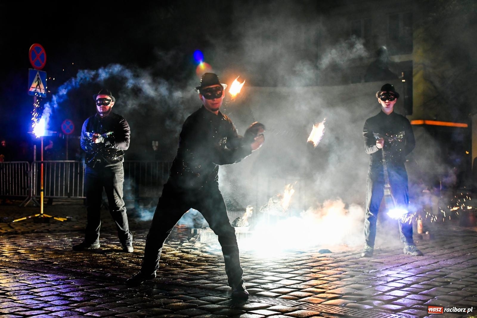 Zdjęcie w galerii na portalu naszraciborz.pl: Enigma z Zawiercia zachwyciła na Raciborskim Finale WOŚP [FOTO i WIDEO] wiadomości z regionu