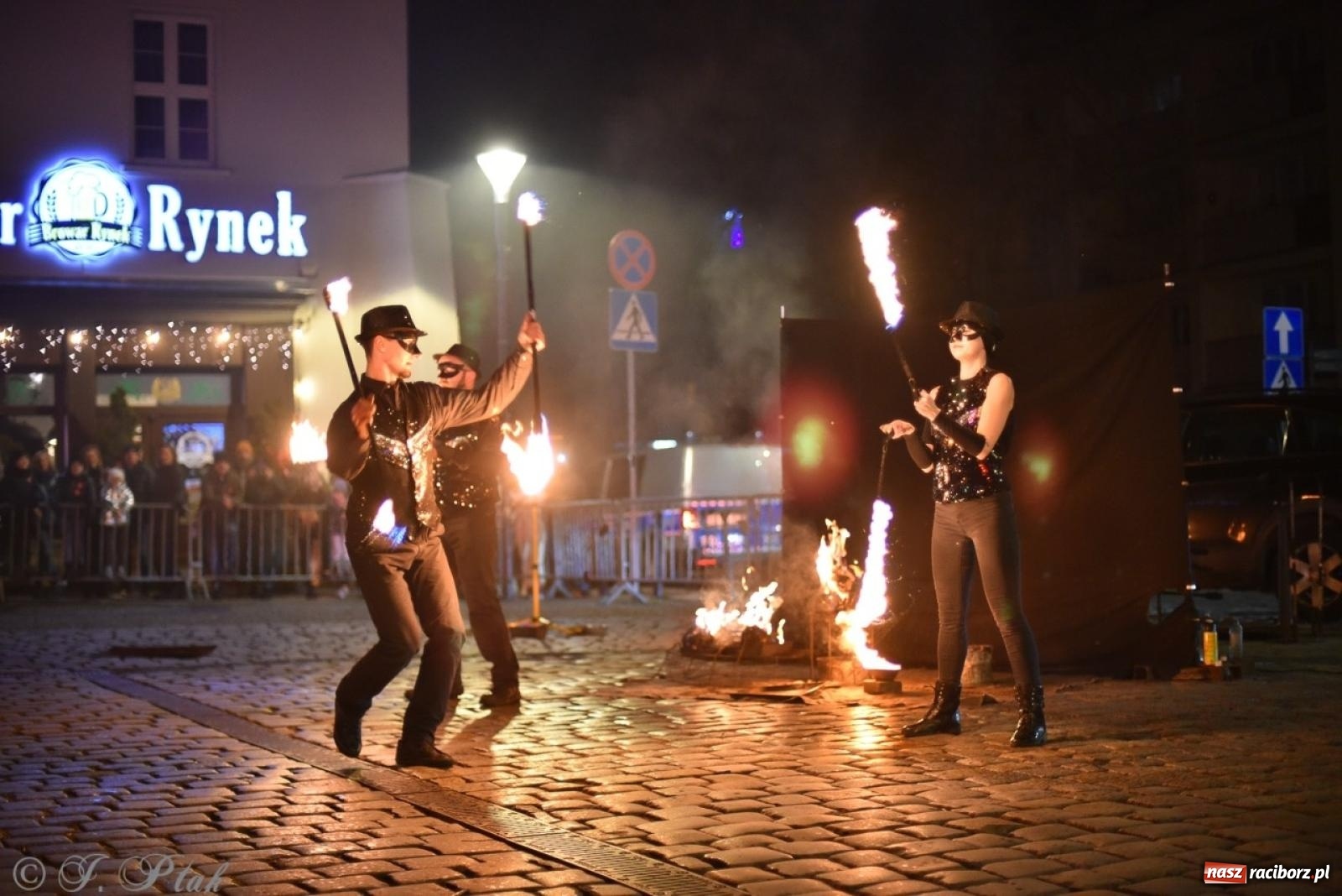 Zdjęcie w galerii na portalu naszraciborz.pl: Enigma z Zawiercia zachwyciła na Raciborskim Finale WOŚP [FOTO i WIDEO] wiadomości z regionu