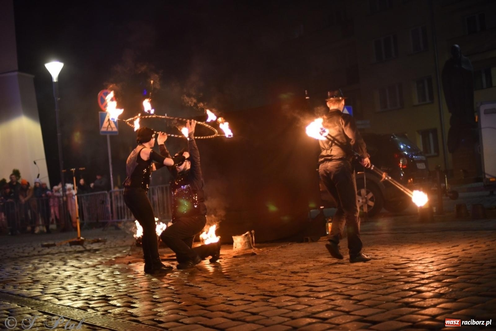 Zdjęcie w galerii na portalu naszraciborz.pl: Enigma z Zawiercia zachwyciła na Raciborskim Finale WOŚP [FOTO i WIDEO] wiadomości z regionu