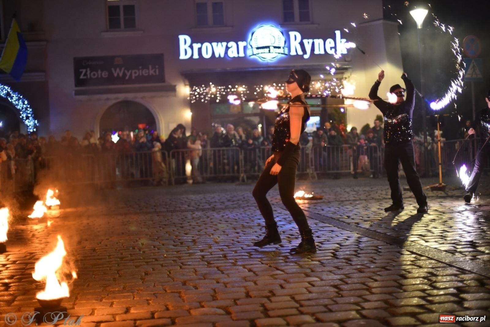 Zdjęcie w galerii na portalu naszraciborz.pl: Enigma z Zawiercia zachwyciła na Raciborskim Finale WOŚP [FOTO i WIDEO] wiadomości z regionu