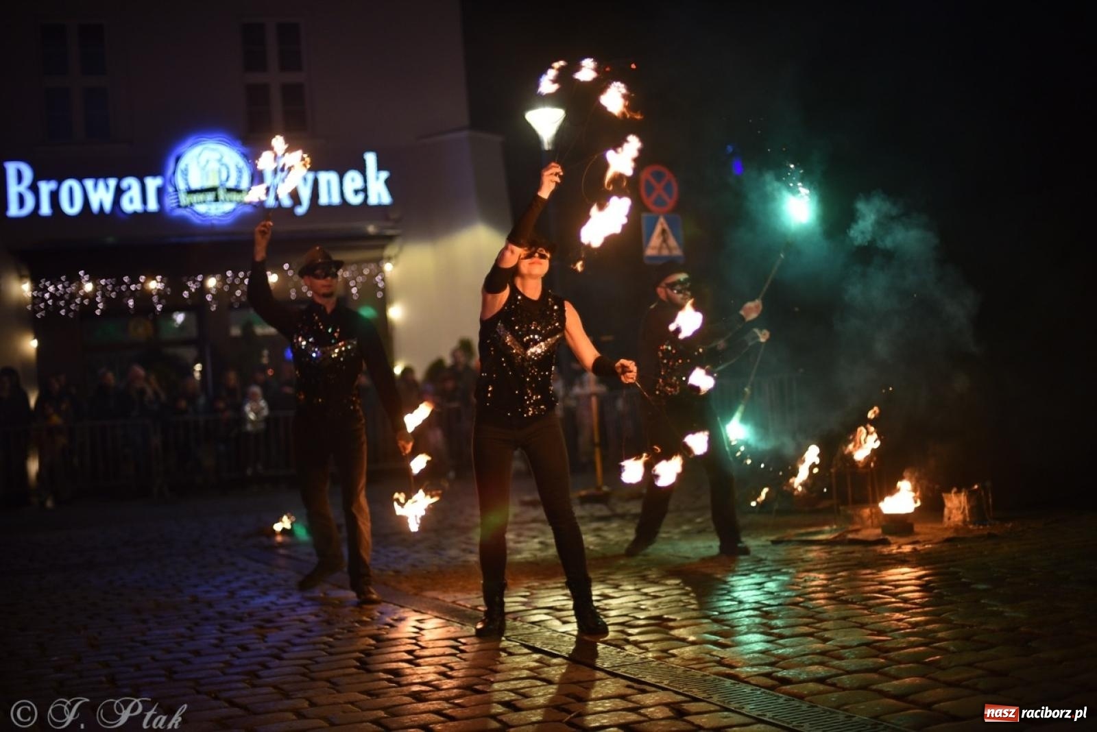 Zdjęcie w galerii na portalu naszraciborz.pl: Enigma z Zawiercia zachwyciła na Raciborskim Finale WOŚP [FOTO i WIDEO] wiadomości z regionu