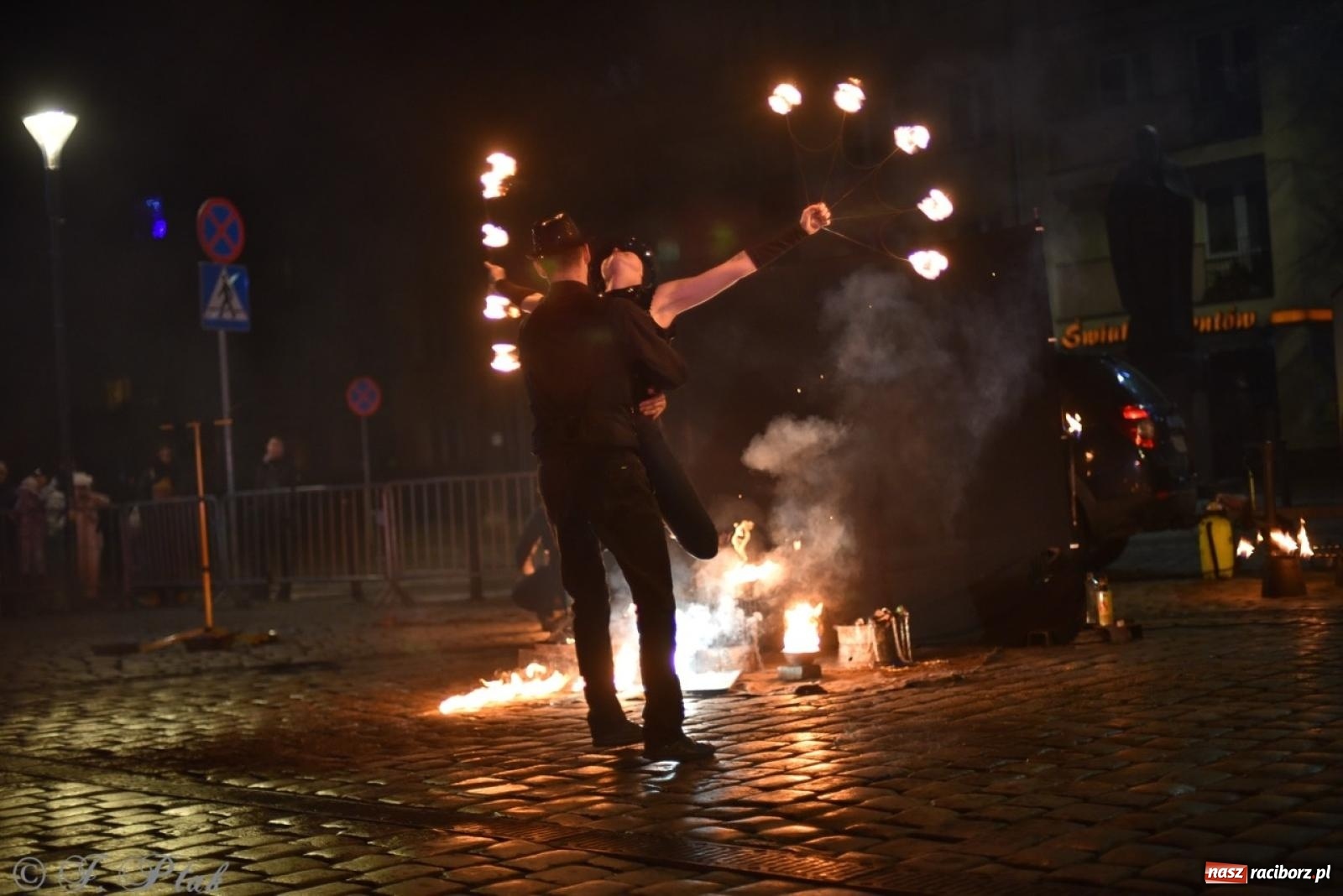 Zdjęcie w galerii na portalu naszraciborz.pl: Enigma z Zawiercia zachwyciła na Raciborskim Finale WOŚP [FOTO i WIDEO] wiadomości z regionu