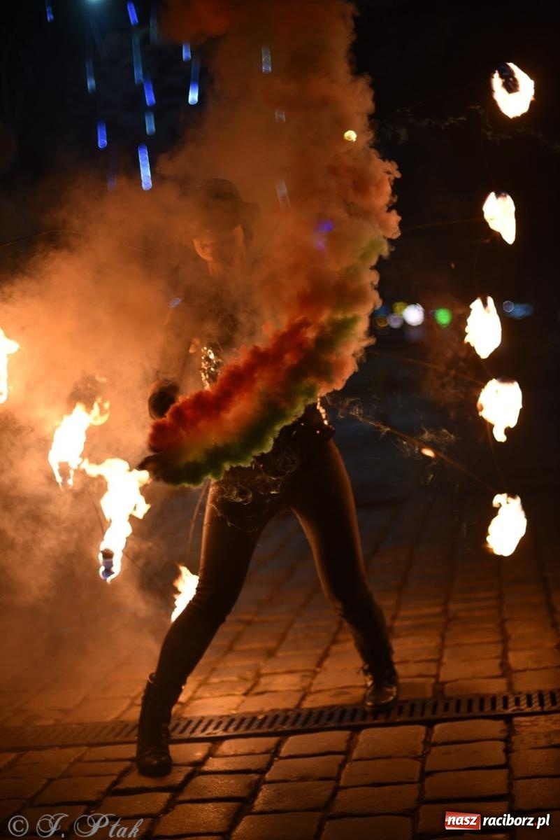 Zdjęcie w galerii na portalu naszraciborz.pl: Enigma z Zawiercia zachwyciła na Raciborskim Finale WOŚP [FOTO i WIDEO] wiadomości z regionu