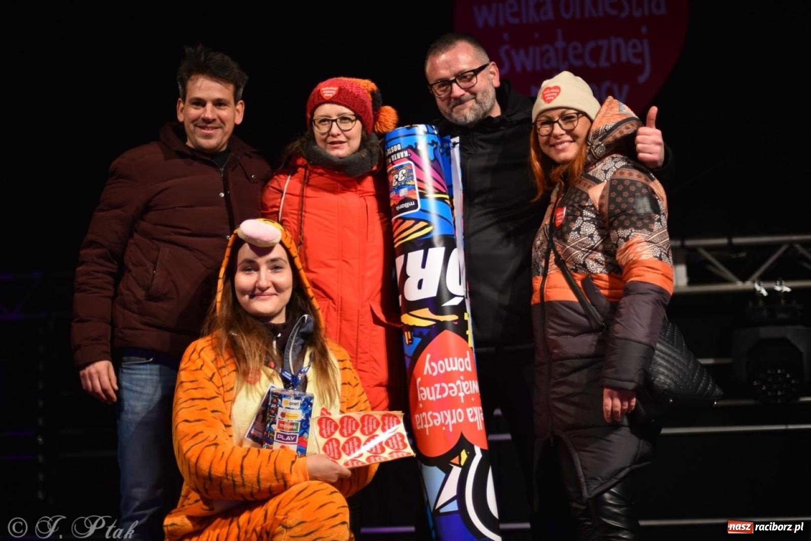 Zdjęcie w galerii na portalu naszraciborz.pl: Enigma z Zawiercia zachwyciła na Raciborskim Finale WOŚP [FOTO i WIDEO] wiadomości z regionu
