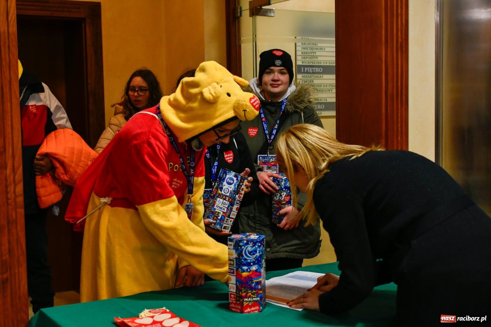 Zdjęcie w galerii na portalu naszraciborz.pl: Znów idziemy na rekord! WOŚP w Raciborzu zebrała już ponad 210 tys. zł [FOTO i WIDEO] wiadomości z regionu