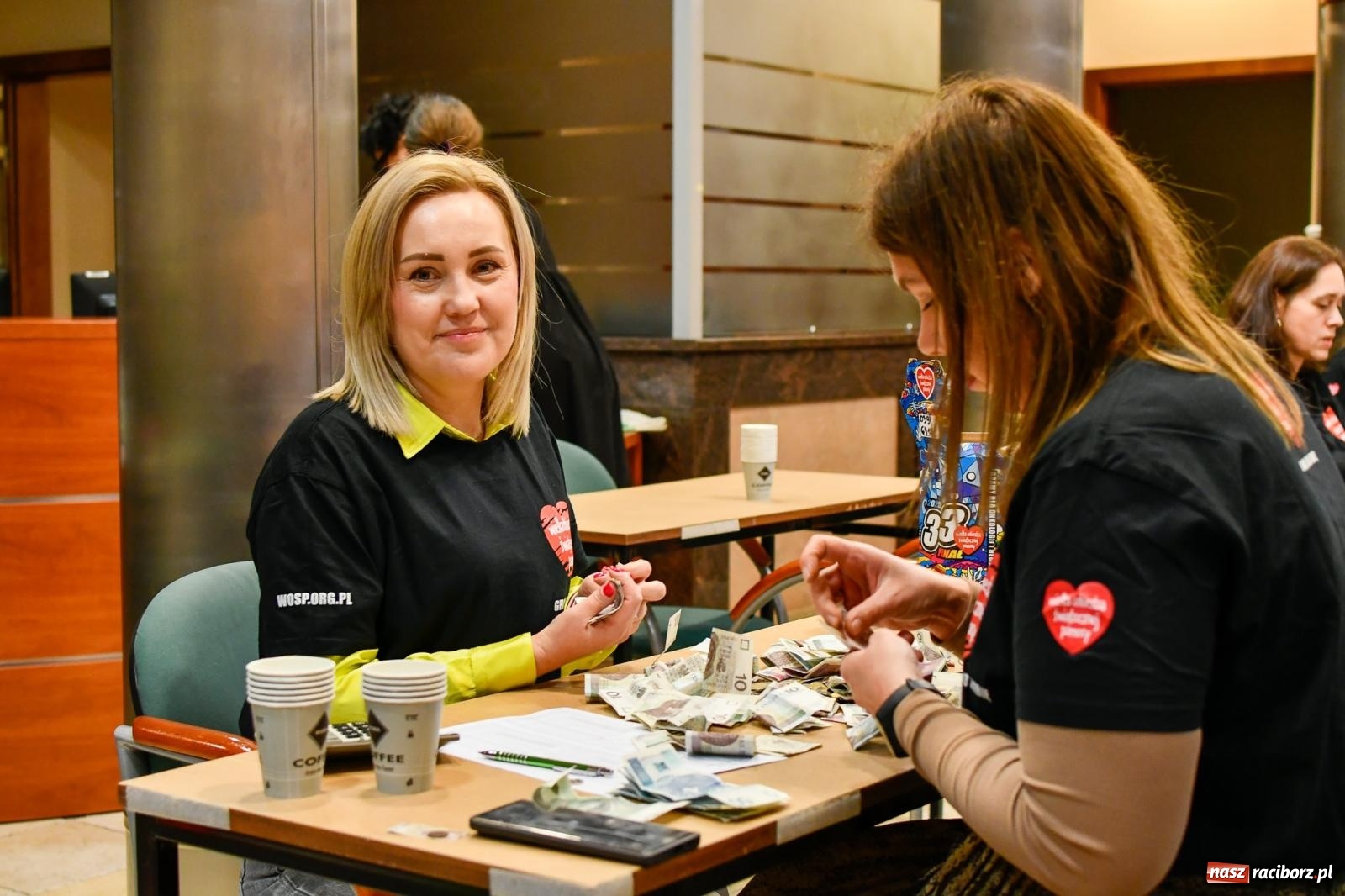 Zdjęcie w galerii na portalu naszraciborz.pl: Znów idziemy na rekord! WOŚP w Raciborzu zebrała już ponad 210 tys. zł [FOTO i WIDEO] wiadomości z regionu
