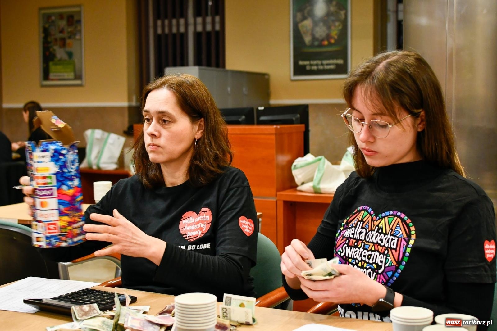 Zdjęcie w galerii na portalu naszraciborz.pl: Znów idziemy na rekord! WOŚP w Raciborzu zebrała już ponad 210 tys. zł [FOTO i WIDEO] wiadomości z regionu