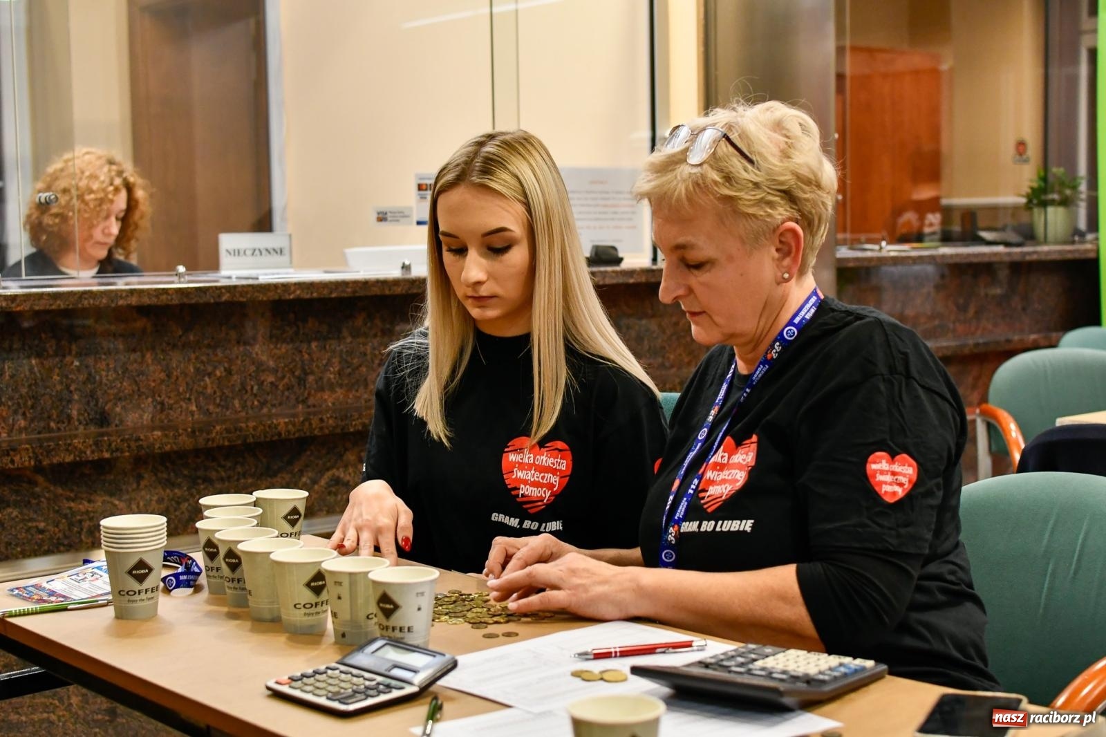 Zdjęcie w galerii na portalu naszraciborz.pl: Znów idziemy na rekord! WOŚP w Raciborzu zebrała już ponad 210 tys. zł [FOTO i WIDEO] wiadomości z regionu