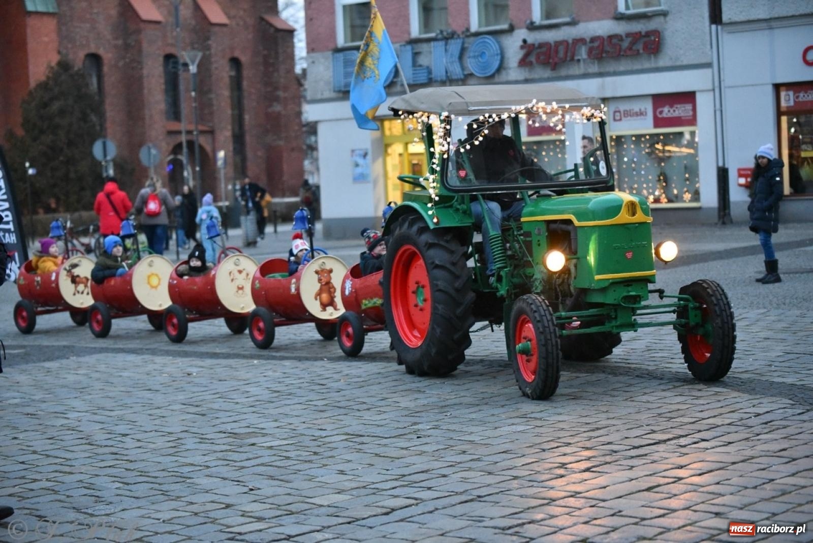 Zdjęcie w galerii na portalu naszraciborz.pl: Znów idziemy na rekord! WOŚP w Raciborzu zebrała już ponad 210 tys. zł [FOTO i WIDEO] wiadomości z regionu