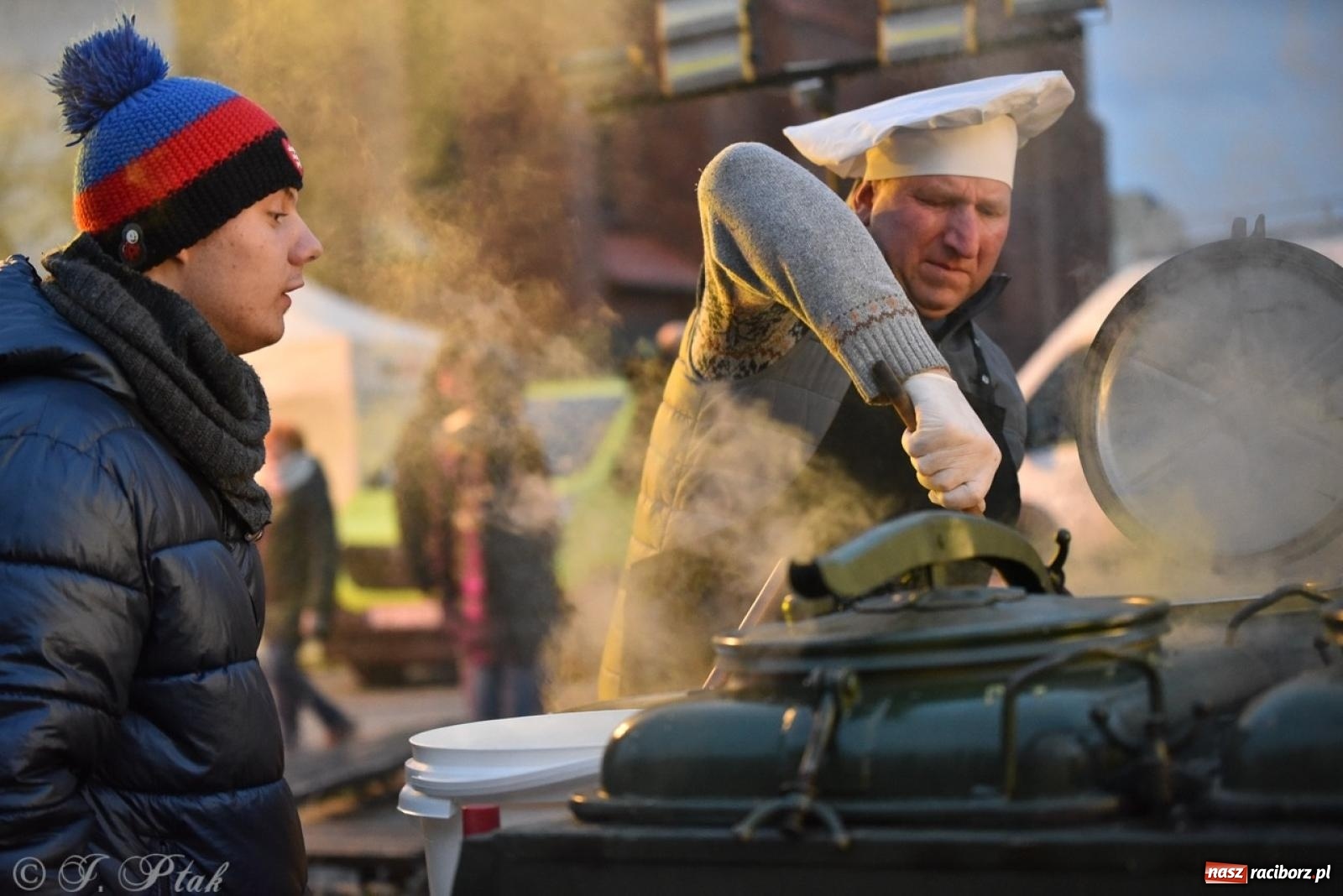 Zdjęcie w galerii na portalu naszraciborz.pl: Znów idziemy na rekord! WOŚP w Raciborzu zebrała już ponad 210 tys. zł [FOTO i WIDEO] wiadomości z regionu