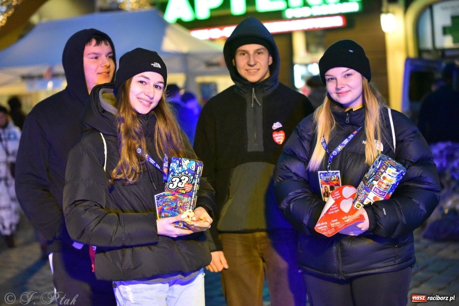 Zdjęcie w galerii na portalu naszraciborz.pl: Znów idziemy na rekord! WOŚP w Raciborzu zebrała już ponad 210 tys. zł [FOTO i WIDEO] wiadomości z regionu