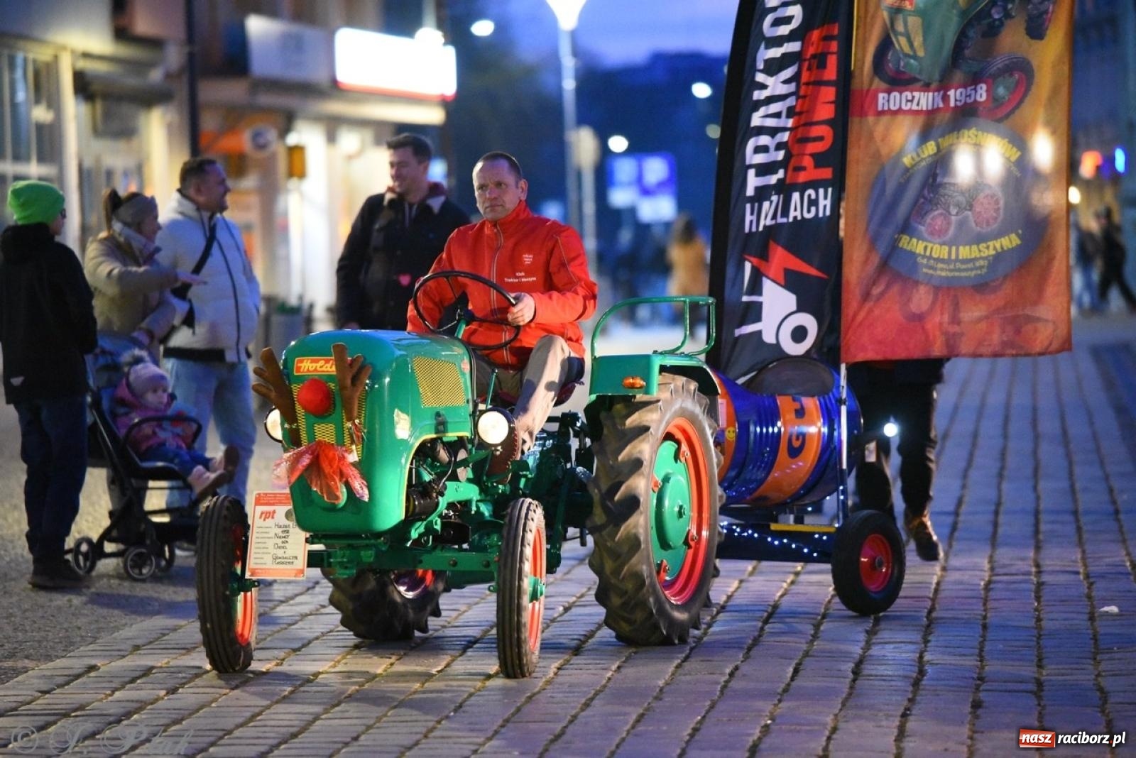 Zdjęcie w galerii na portalu naszraciborz.pl: Znów idziemy na rekord! WOŚP w Raciborzu zebrała już ponad 210 tys. zł [FOTO i WIDEO] wiadomości z regionu