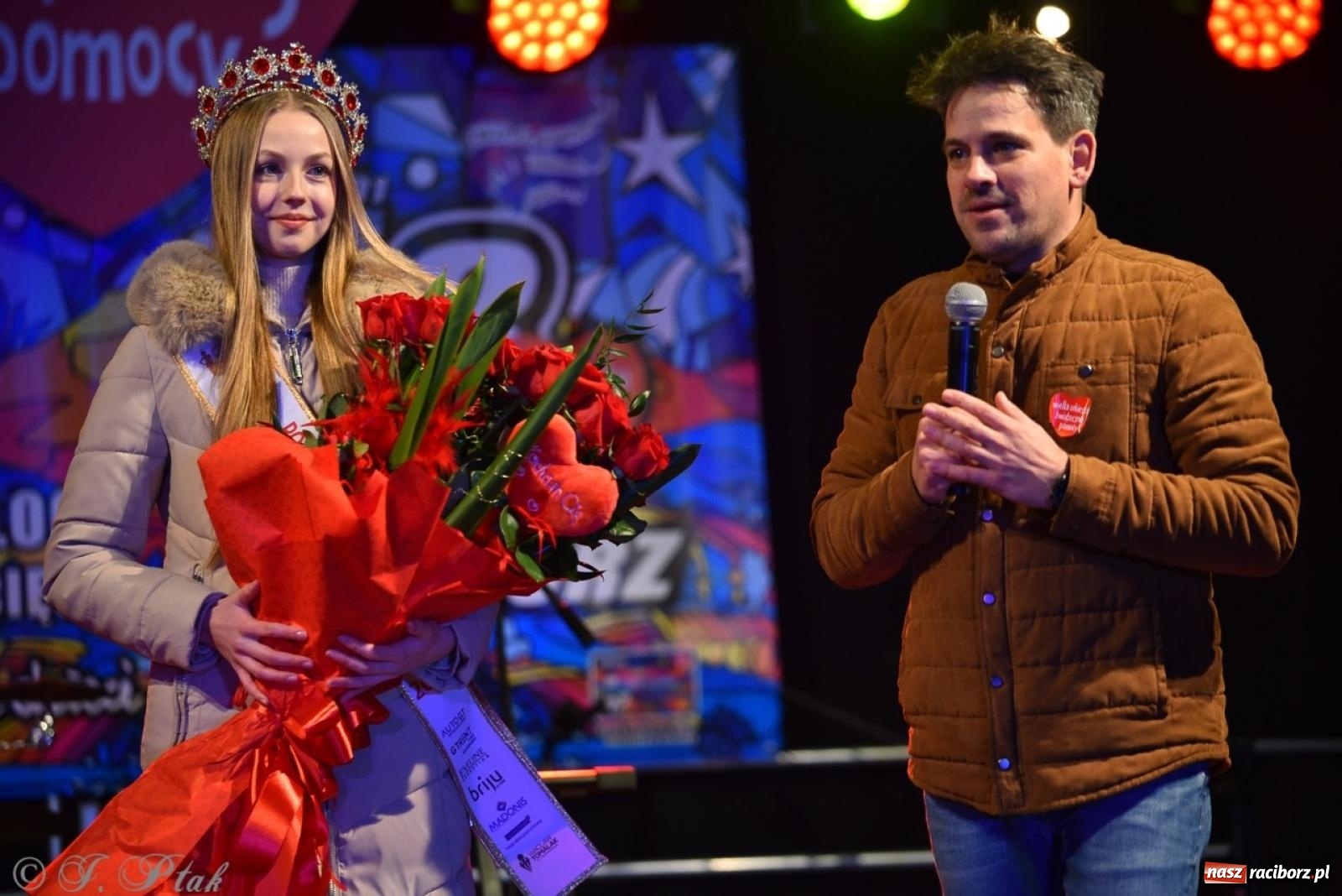 Zdjęcie w galerii na portalu naszraciborz.pl: Znów idziemy na rekord! WOŚP w Raciborzu zebrała już ponad 210 tys. zł [FOTO i WIDEO] wiadomości z regionu