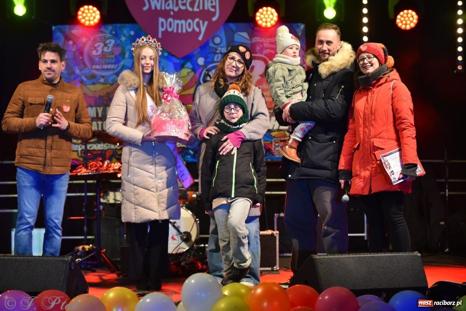 Zdjęcie w galerii na portalu naszraciborz.pl: Znów idziemy na rekord! WOŚP w Raciborzu zebrała już ponad 210 tys. zł [FOTO i WIDEO] wiadomości z regionu