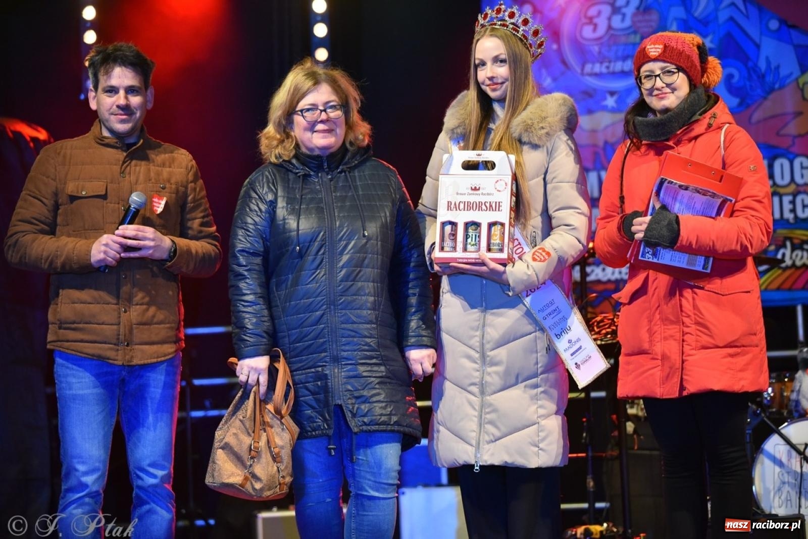 Zdjęcie w galerii na portalu naszraciborz.pl: Znów idziemy na rekord! WOŚP w Raciborzu zebrała już ponad 210 tys. zł [FOTO i WIDEO] wiadomości z regionu