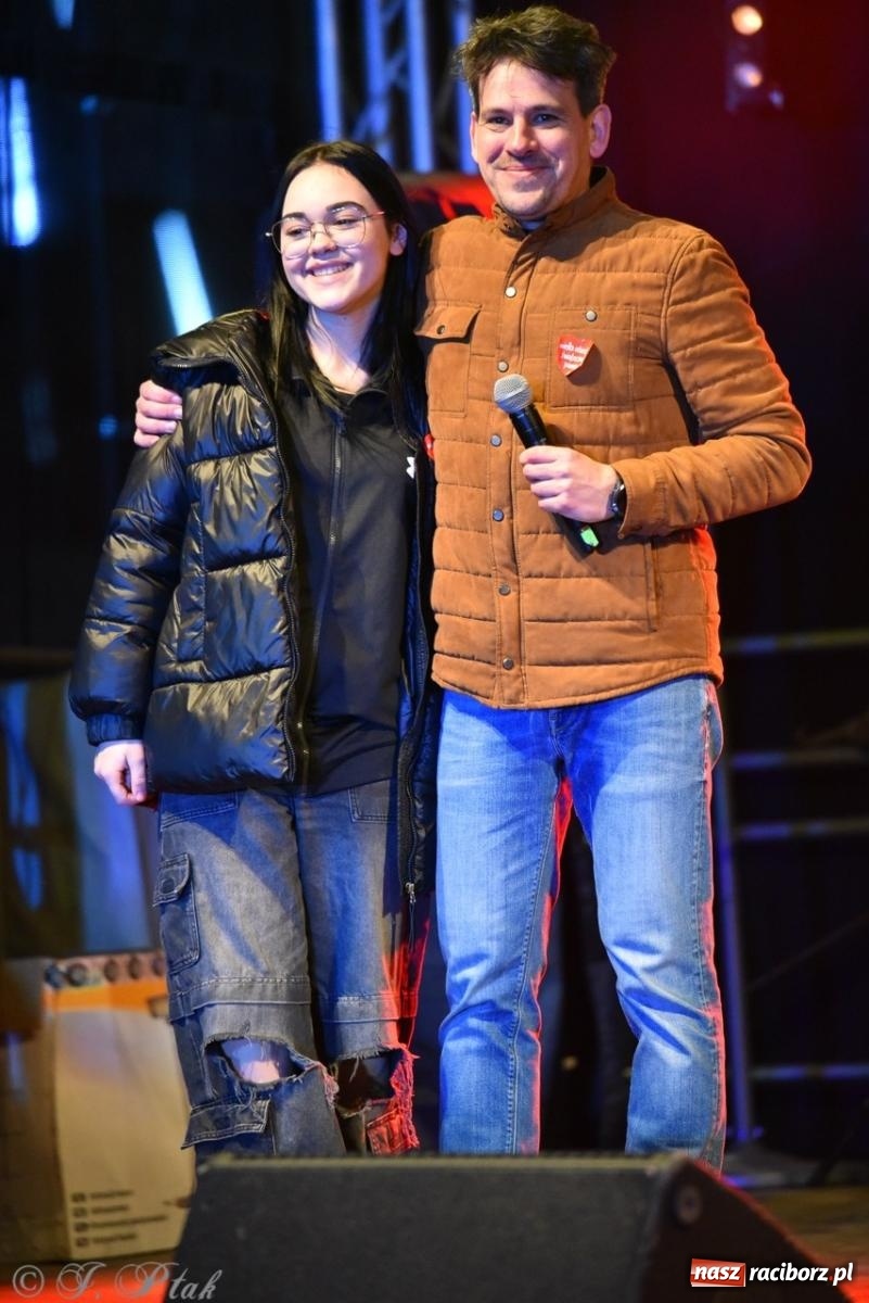 Zdjęcie w galerii na portalu naszraciborz.pl: Znów idziemy na rekord! WOŚP w Raciborzu zebrała już ponad 210 tys. zł [FOTO i WIDEO] wiadomości z regionu