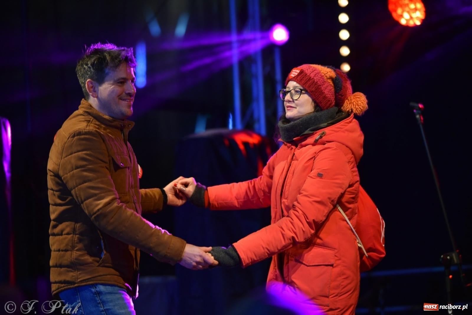 Zdjęcie w galerii na portalu naszraciborz.pl: Znów idziemy na rekord! WOŚP w Raciborzu zebrała już ponad 210 tys. zł [FOTO i WIDEO] wiadomości z regionu