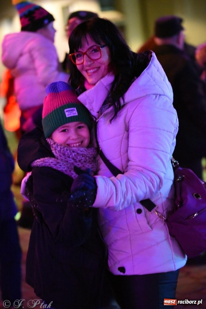 Zdjęcie w galerii na portalu naszraciborz.pl: Znów idziemy na rekord! WOŚP w Raciborzu zebrała już ponad 210 tys. zł [FOTO i WIDEO] wiadomości z regionu