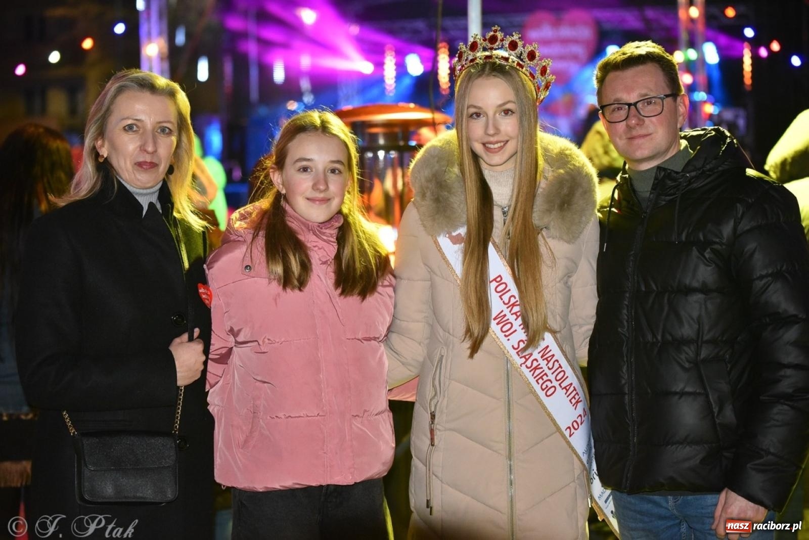 Zdjęcie w galerii na portalu naszraciborz.pl: Znów idziemy na rekord! WOŚP w Raciborzu zebrała już ponad 210 tys. zł [FOTO i WIDEO] wiadomości z regionu