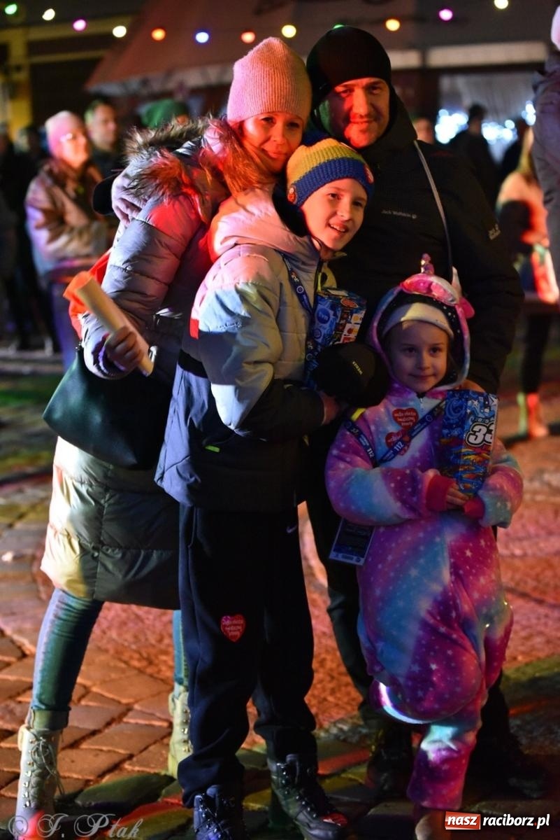 Zdjęcie w galerii na portalu naszraciborz.pl: Znów idziemy na rekord! WOŚP w Raciborzu zebrała już ponad 210 tys. zł [FOTO i WIDEO] wiadomości z regionu