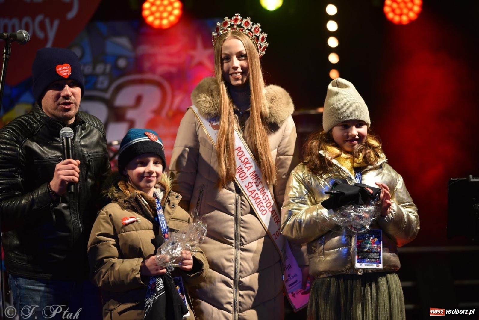 Zdjęcie w galerii na portalu naszraciborz.pl: Znów idziemy na rekord! WOŚP w Raciborzu zebrała już ponad 210 tys. zł [FOTO i WIDEO] wiadomości z regionu