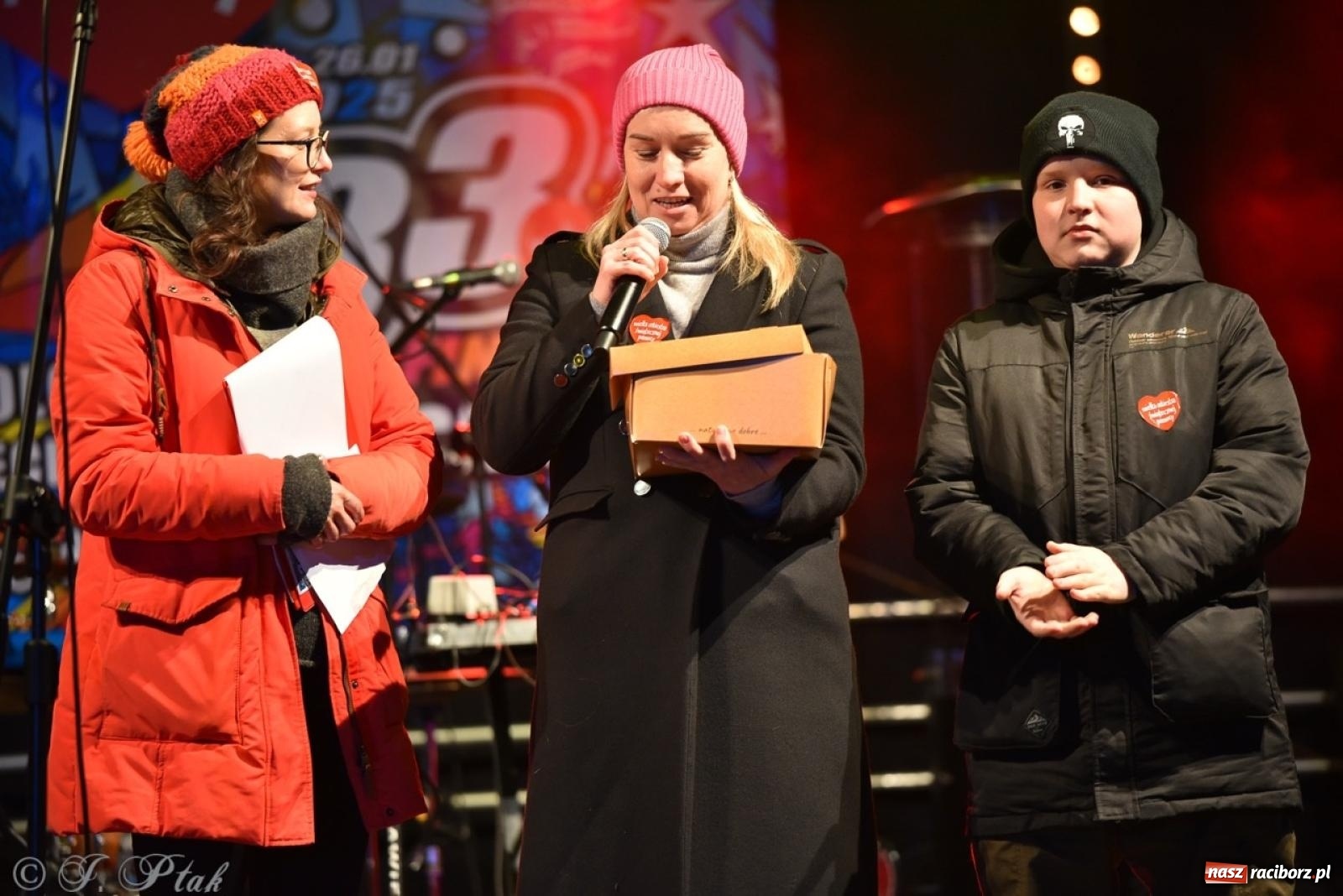 Zdjęcie w galerii na portalu naszraciborz.pl: Znów idziemy na rekord! WOŚP w Raciborzu zebrała już ponad 210 tys. zł [FOTO i WIDEO] wiadomości z regionu