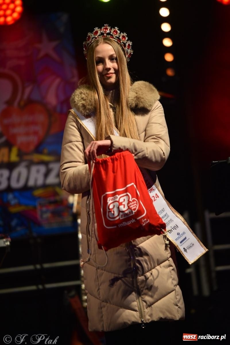 Zdjęcie w galerii na portalu naszraciborz.pl: Znów idziemy na rekord! WOŚP w Raciborzu zebrała już ponad 210 tys. zł [FOTO i WIDEO] wiadomości z regionu