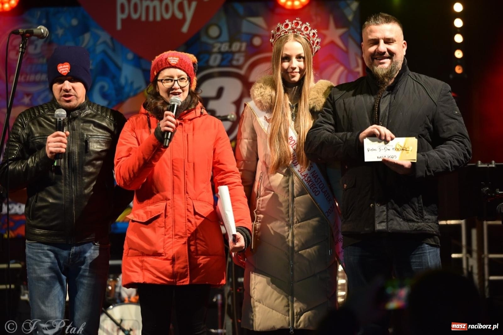 Zdjęcie w galerii na portalu naszraciborz.pl: Znów idziemy na rekord! WOŚP w Raciborzu zebrała już ponad 210 tys. zł [FOTO i WIDEO] wiadomości z regionu