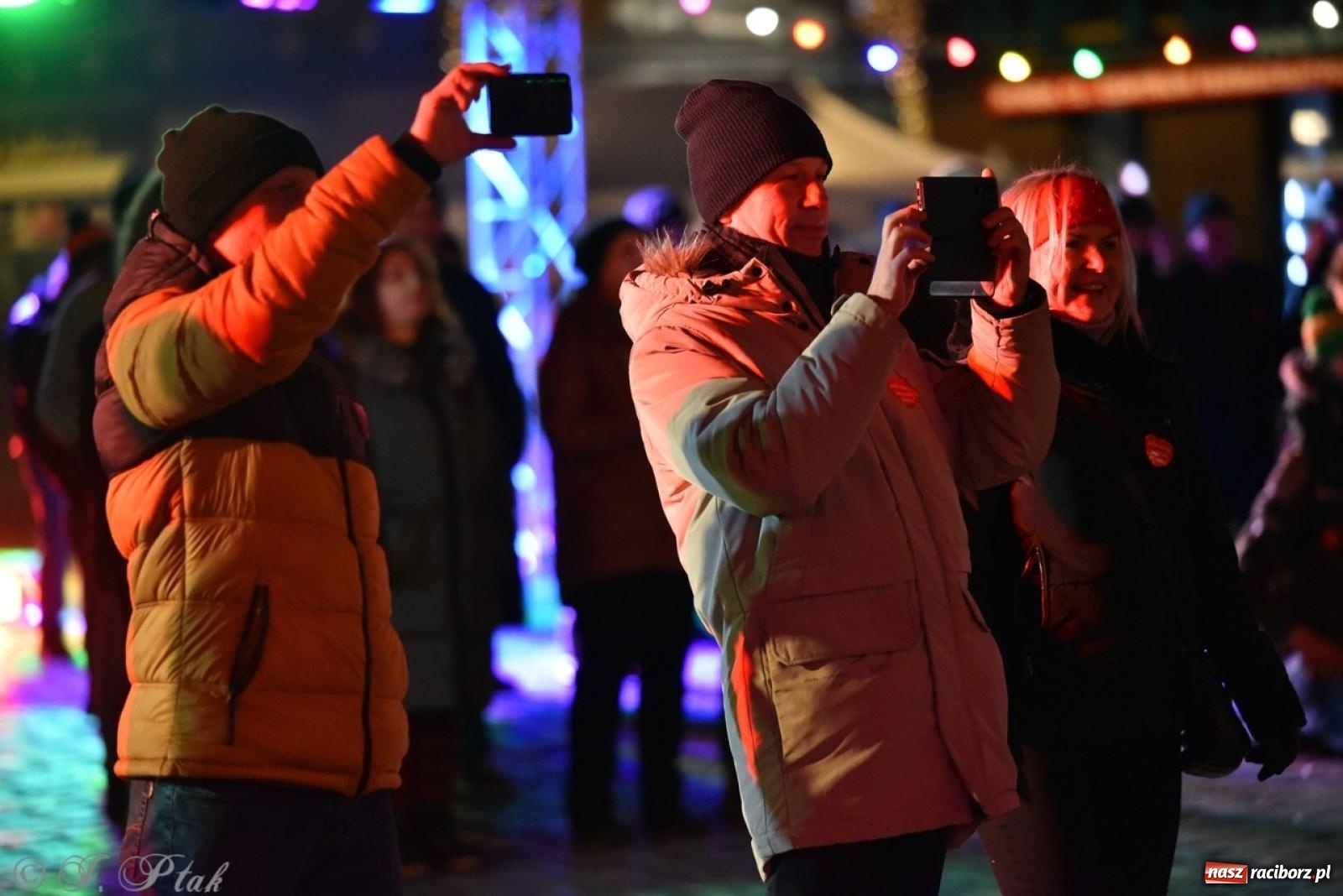 Zdjęcie w galerii na portalu naszraciborz.pl: Znów idziemy na rekord! WOŚP w Raciborzu zebrała już ponad 210 tys. zł [FOTO i WIDEO] wiadomości z regionu