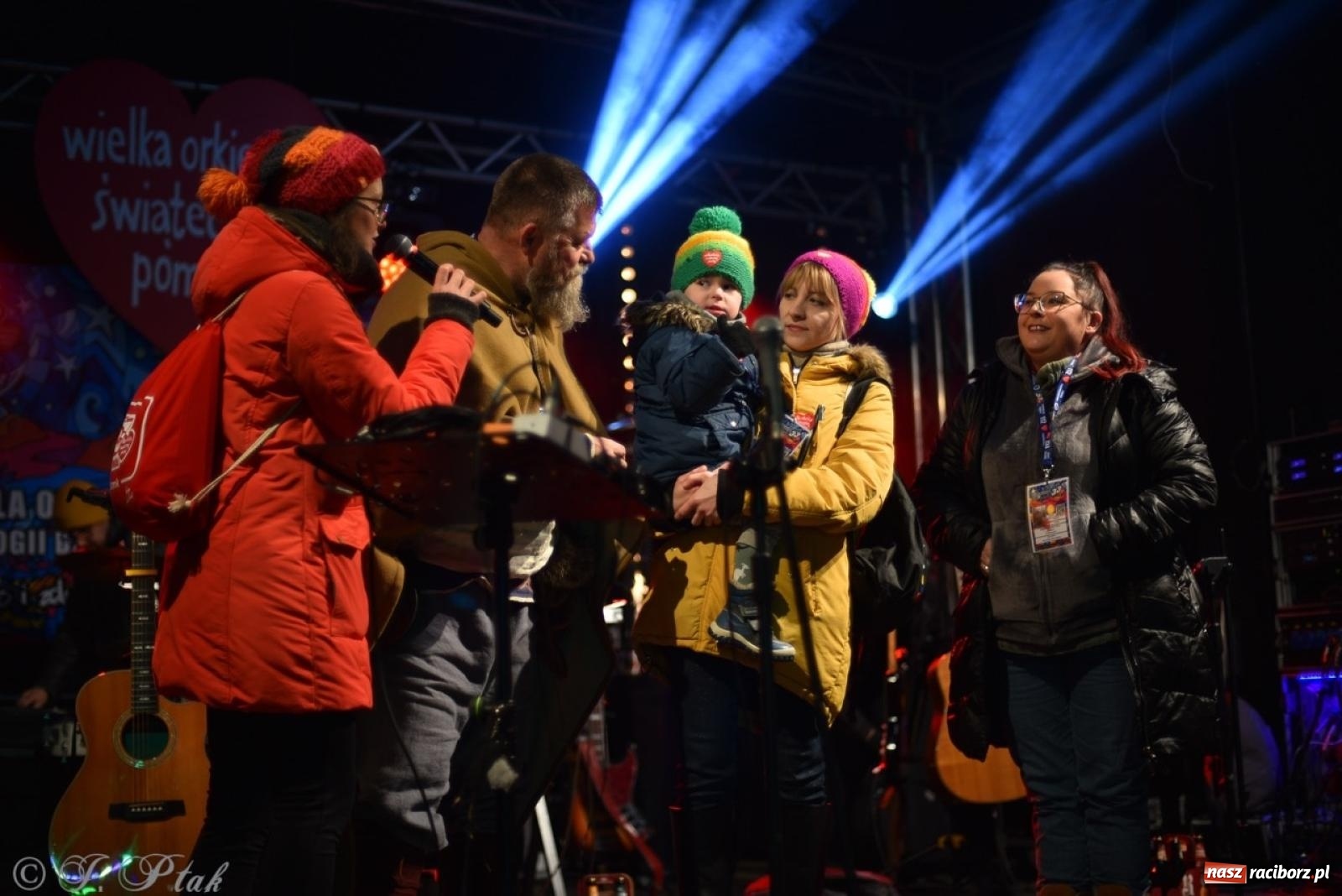 Zdjęcie w galerii na portalu naszraciborz.pl: Znów idziemy na rekord! WOŚP w Raciborzu zebrała już ponad 210 tys. zł [FOTO i WIDEO] wiadomości z regionu