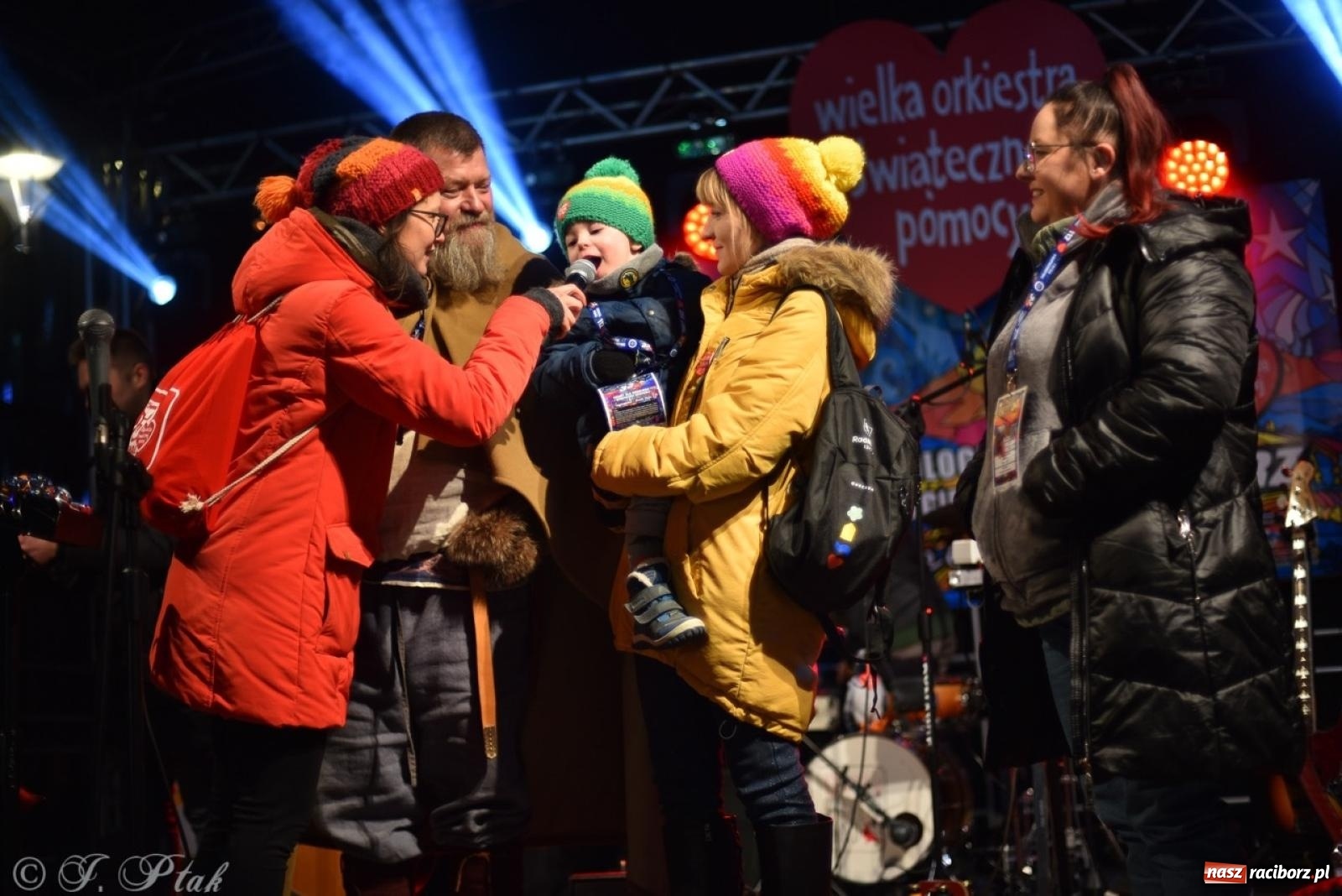 Zdjęcie w galerii na portalu naszraciborz.pl: Znów idziemy na rekord! WOŚP w Raciborzu zebrała już ponad 210 tys. zł [FOTO i WIDEO] wiadomości z regionu