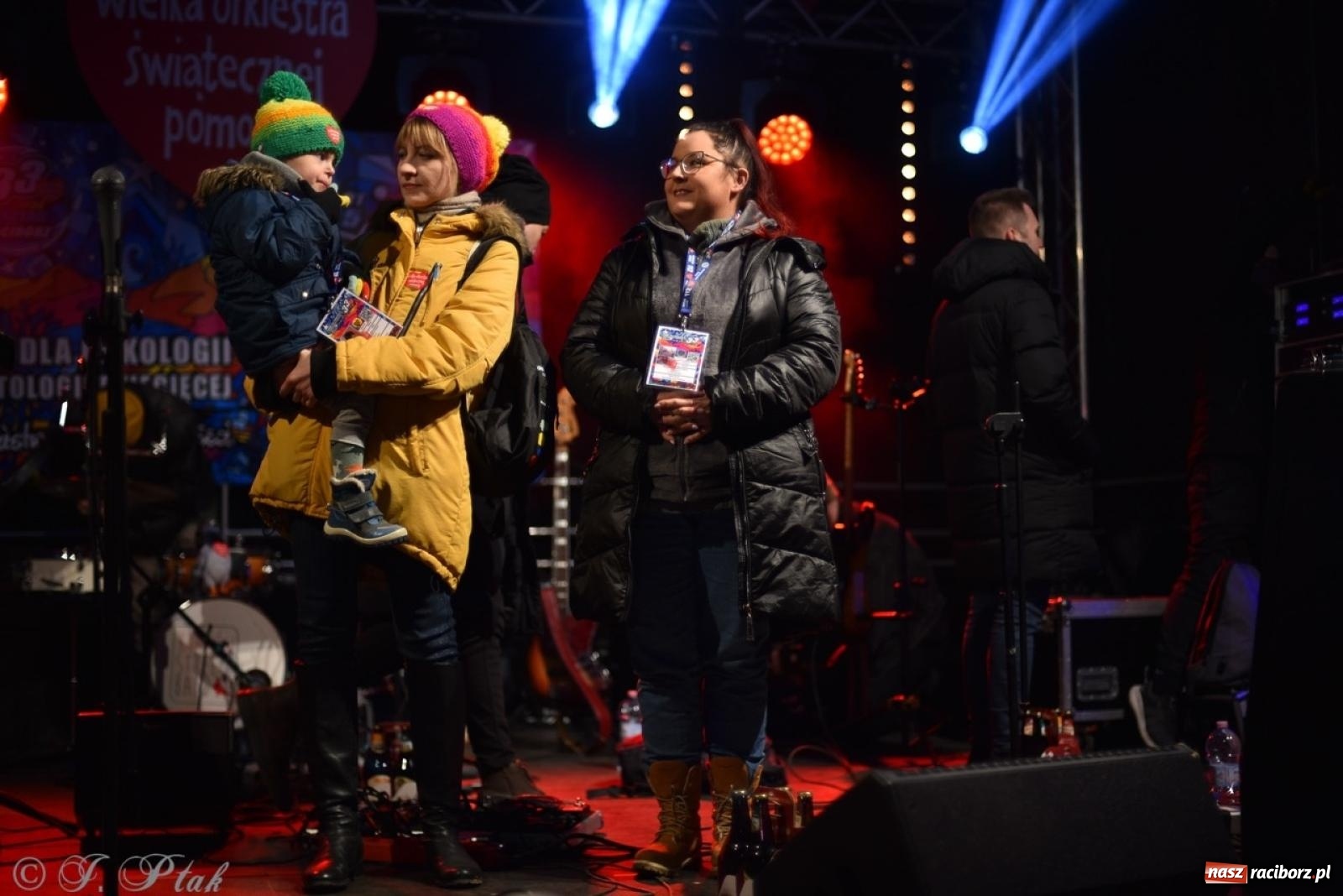 Zdjęcie w galerii na portalu naszraciborz.pl: Znów idziemy na rekord! WOŚP w Raciborzu zebrała już ponad 210 tys. zł [FOTO i WIDEO] wiadomości z regionu