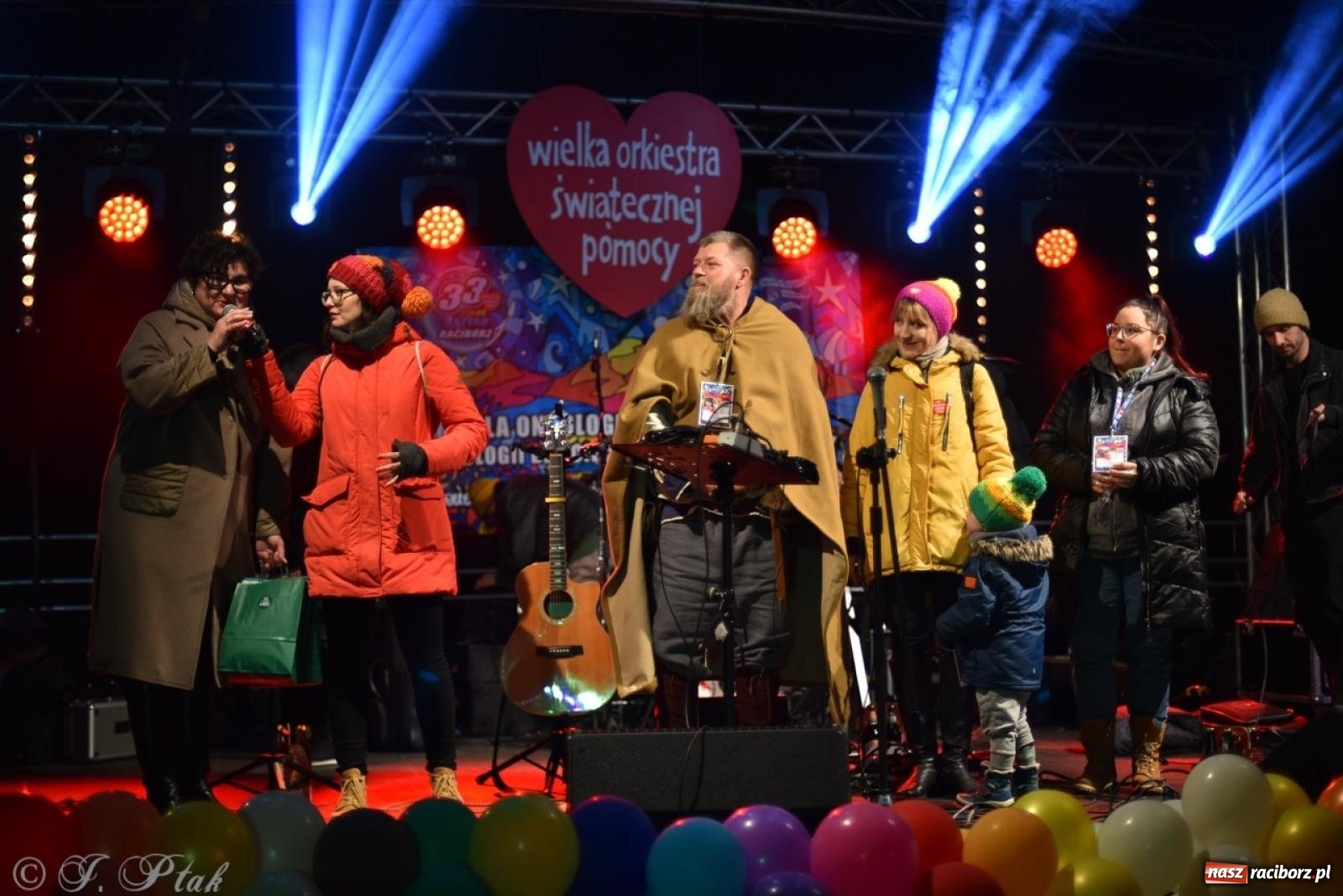 Zdjęcie w galerii na portalu naszraciborz.pl: Znów idziemy na rekord! WOŚP w Raciborzu zebrała już ponad 210 tys. zł [FOTO i WIDEO] wiadomości z regionu