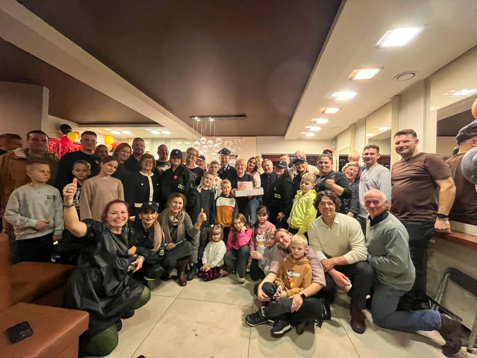 Zdjęcie w galerii na portalu naszraciborz.pl: WOŚP w Tworkowie: pokazy, atrakcje i ponad 27 tysięcy od fryzjerów! wiadomości z regionu