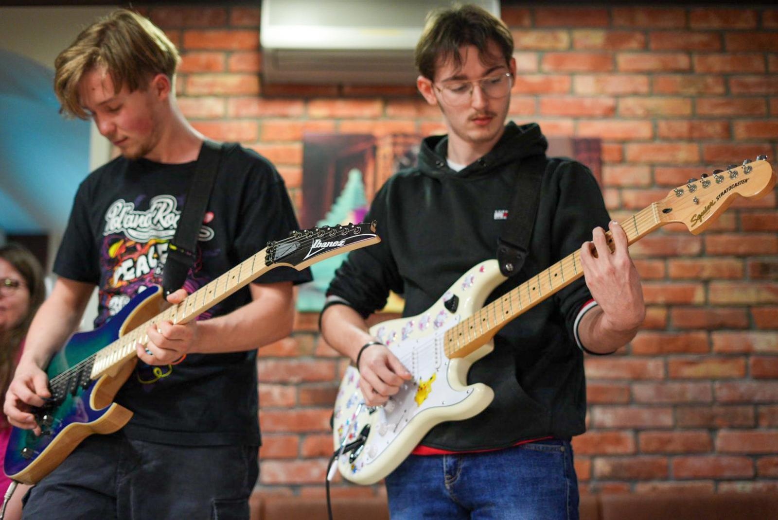 Zdjęcie w galerii na portalu naszraciborz.pl: WOŚP w Tworkowie: pokazy, atrakcje i ponad 27 tysięcy od fryzjerów! wiadomości z regionu