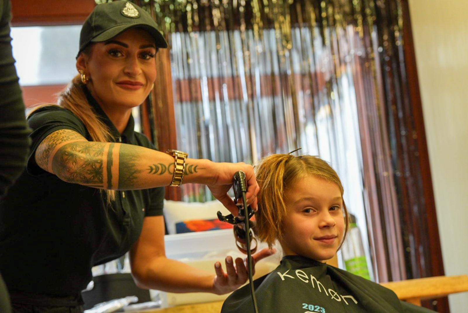 Zdjęcie w galerii na portalu naszraciborz.pl: WOŚP w Tworkowie: pokazy, atrakcje i ponad 27 tysięcy od fryzjerów! wiadomości z regionu