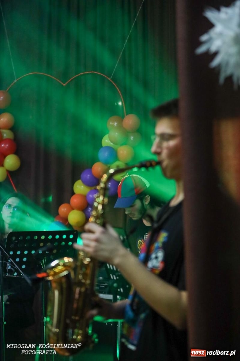 Zdjęcie w galerii na portalu naszraciborz.pl: Za nami 33. Finał WOŚP w Krzanowicach. Pomoc, zaangażowanie i wielkie serca mieszkańców! [FOTO i WIDEO] wiadomości z regionu