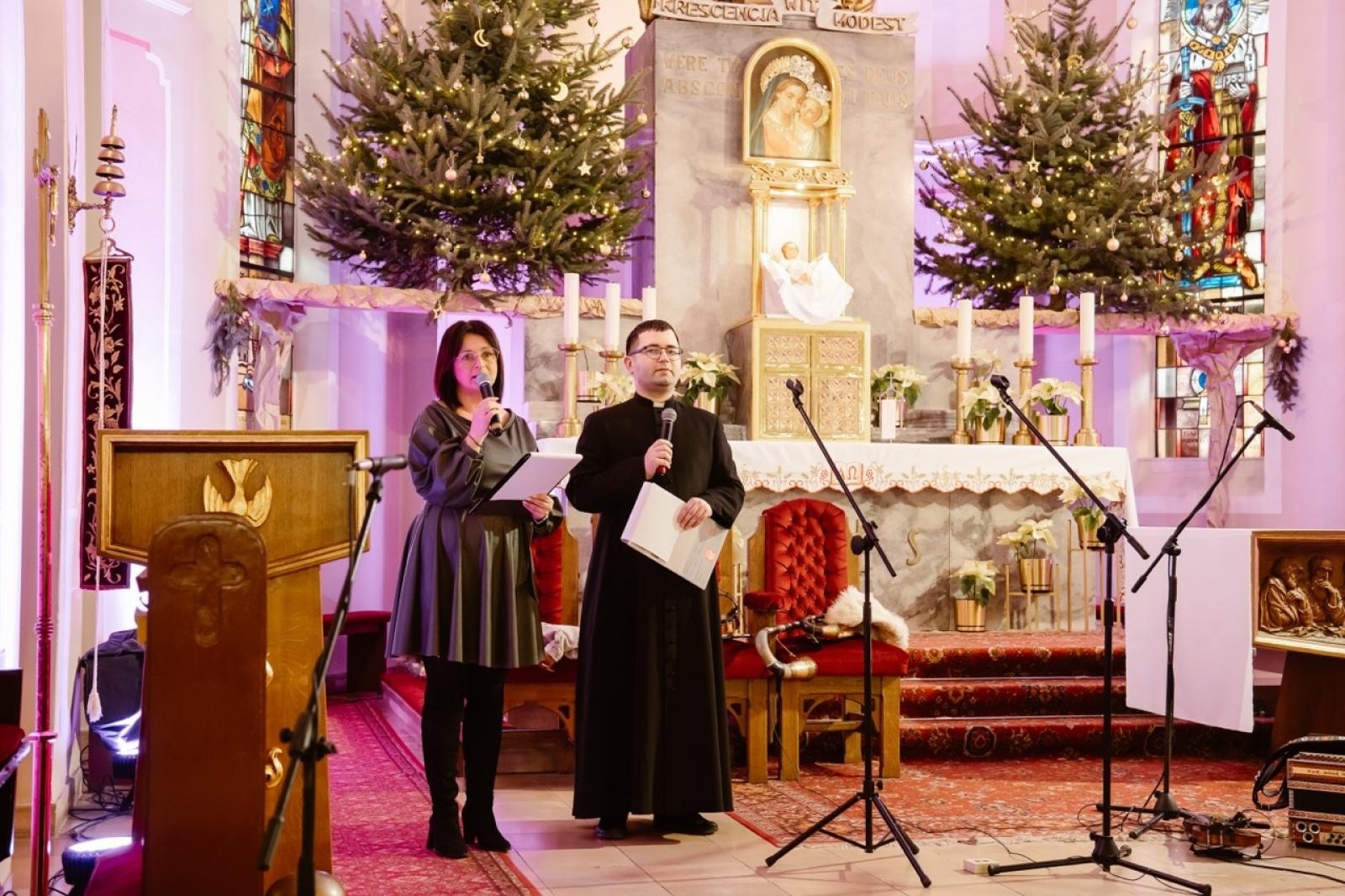 Zdjęcie w galerii na portalu naszraciborz.pl: Przegląd Kolęd w Pietrowicach Wielkich – wspólne kolędowanie z góralami w sercu gminy wiadomości z regionu