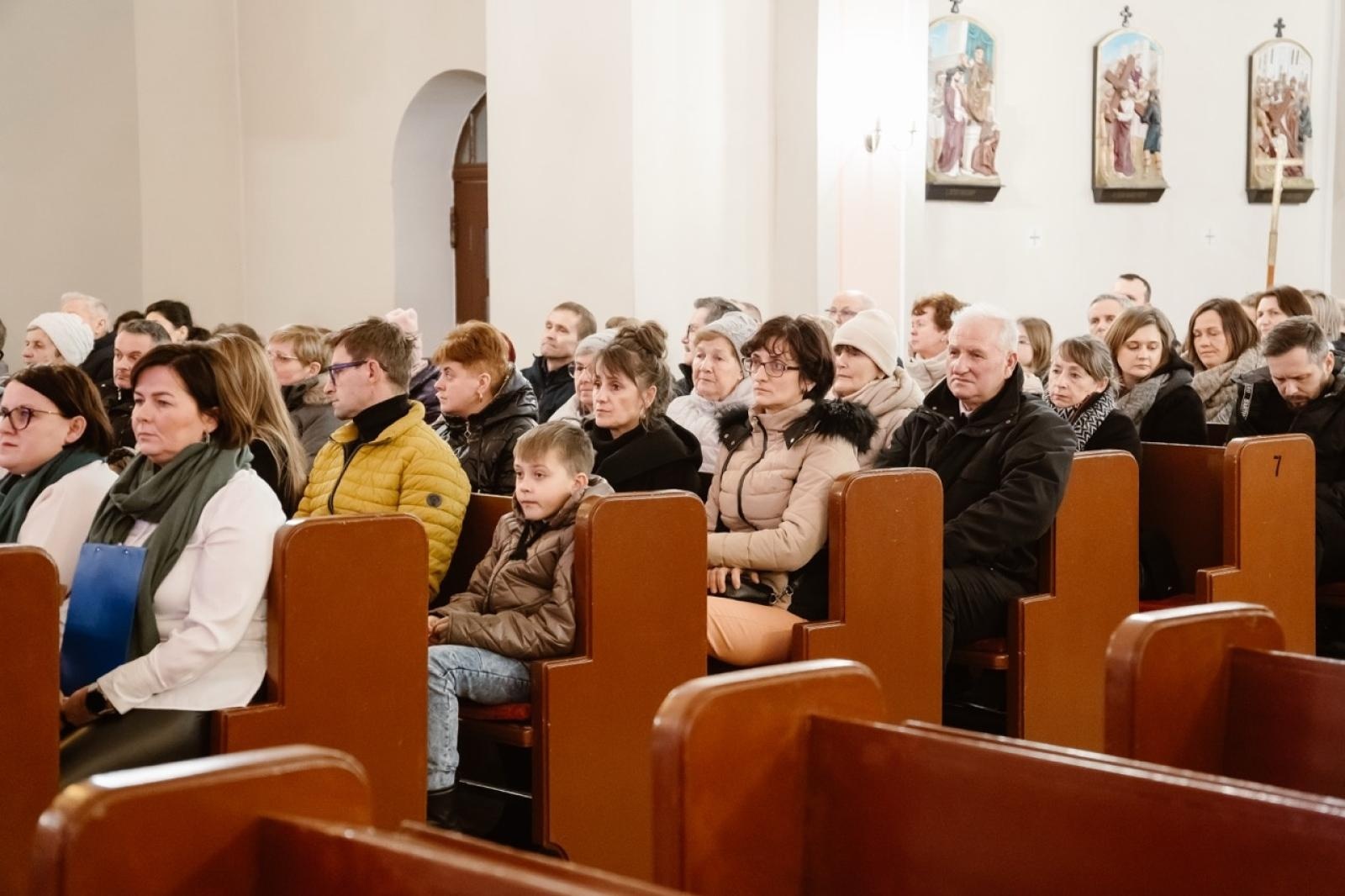 Zdjęcie w galerii na portalu naszraciborz.pl: Przegląd Kolęd w Pietrowicach Wielkich – wspólne kolędowanie z góralami w sercu gminy wiadomości z regionu