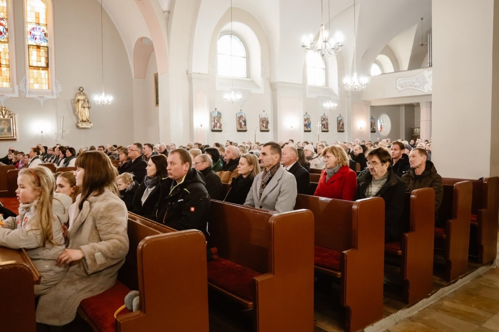 Zdjęcie w galerii na portalu naszraciborz.pl: Przegląd Kolęd w Pietrowicach Wielkich – wspólne kolędowanie z góralami w sercu gminy wiadomości z regionu