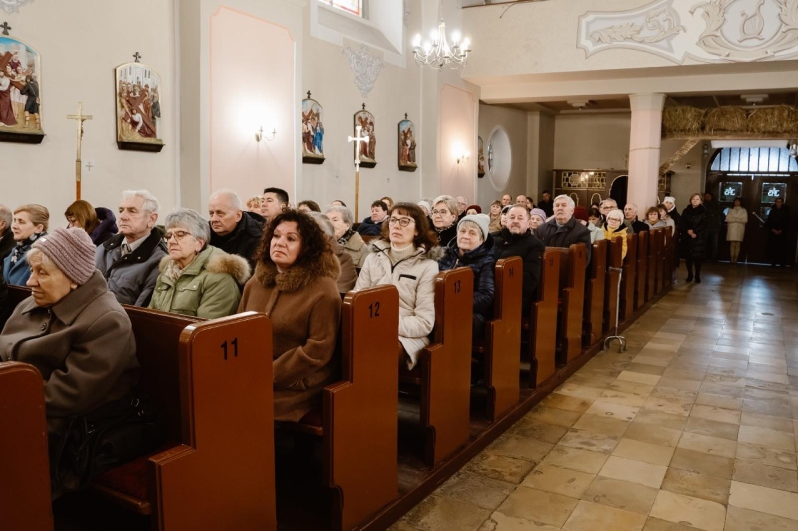 Zdjęcie w galerii na portalu naszraciborz.pl: Przegląd Kolęd w Pietrowicach Wielkich – wspólne kolędowanie z góralami w sercu gminy wiadomości z regionu