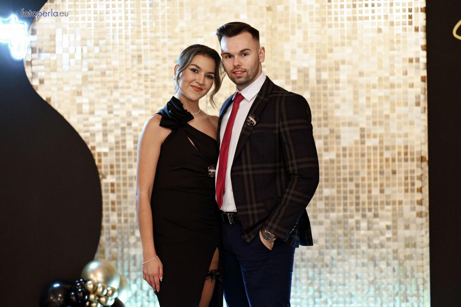 Zdjęcie w galerii na portalu naszraciborz.pl: Niezapomniany bal studniówkowy Ekonomika w Rogowie [FOTO i WIDEO] wiadomości z regionu