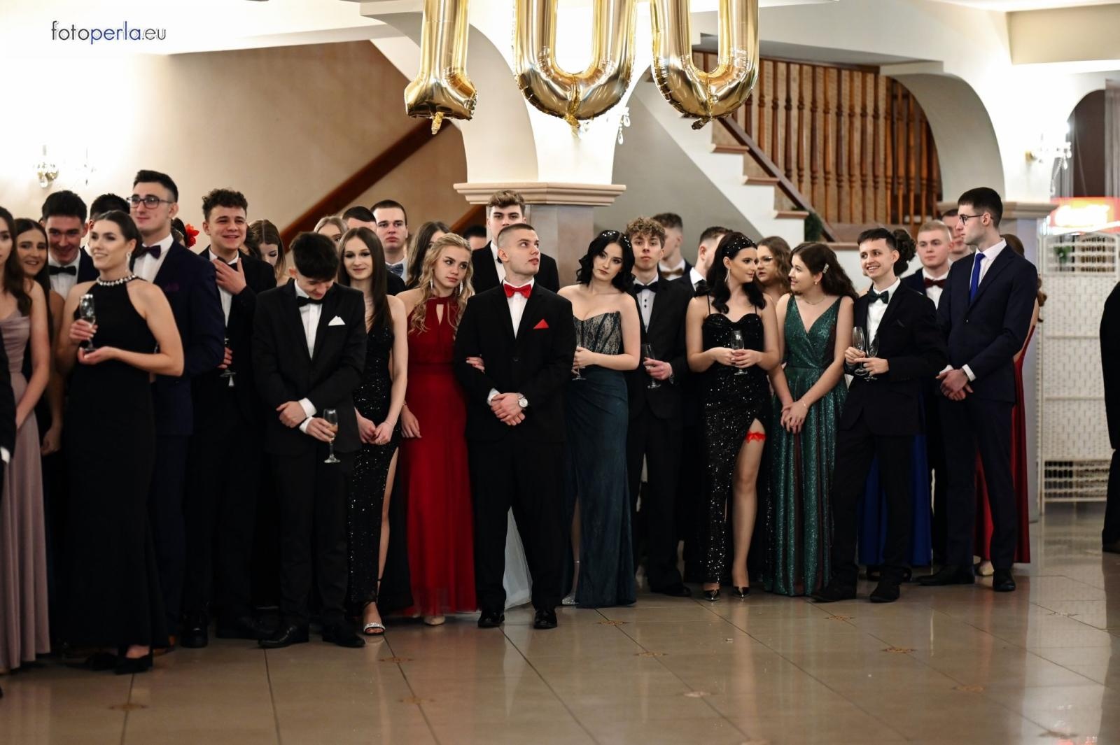 Zdjęcie w galerii na portalu naszraciborz.pl: Niezapomniany bal studniówkowy Ekonomika w Rogowie [FOTO i WIDEO] wiadomości z regionu