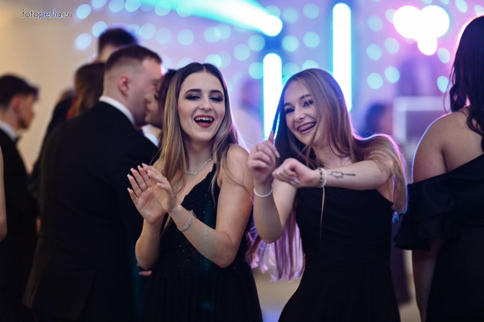 Zdjęcie w galerii na portalu naszraciborz.pl: Niezapomniany bal studniówkowy Ekonomika w Rogowie [FOTO i WIDEO] wiadomości z regionu