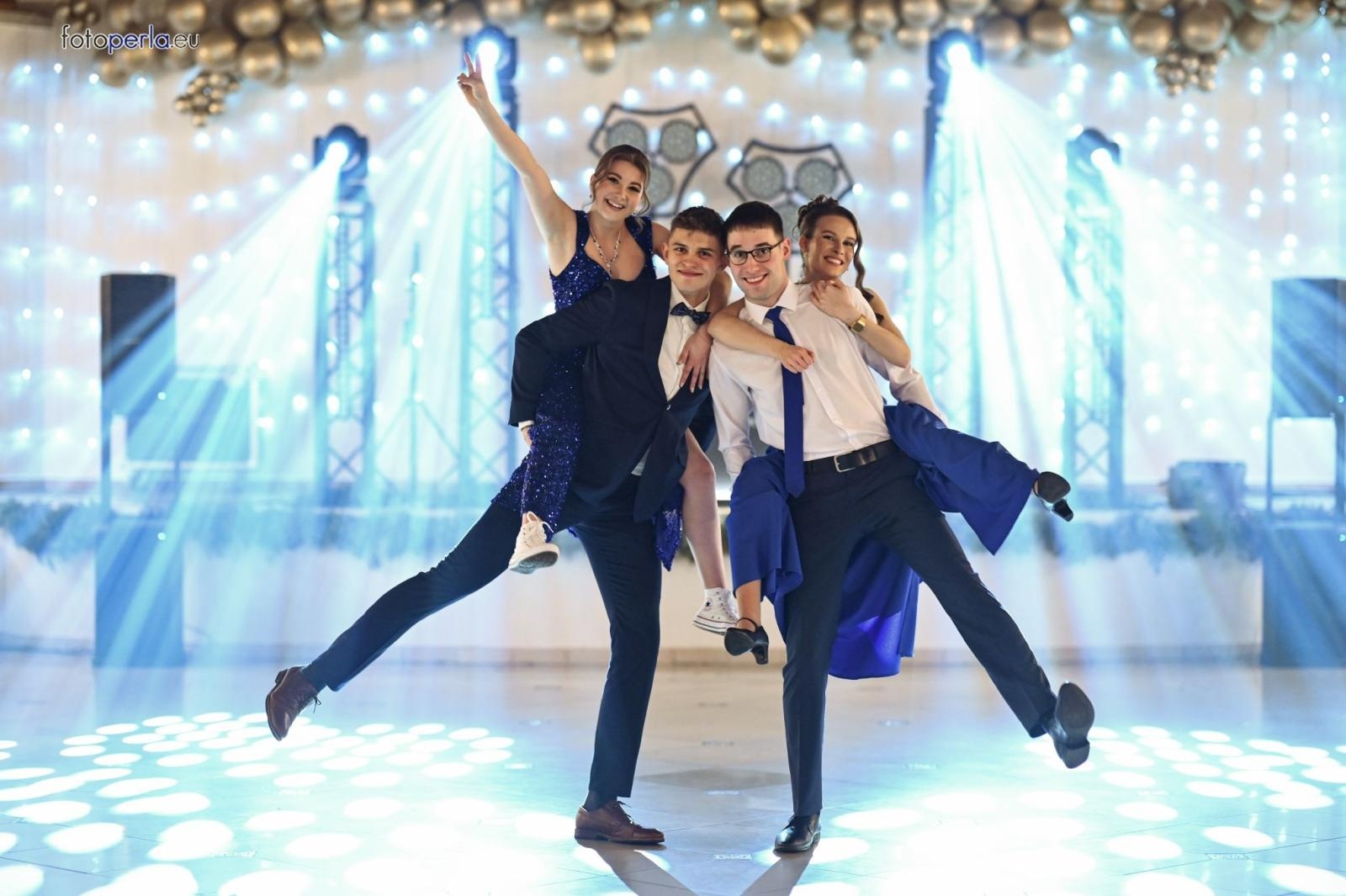 Zdjęcie w galerii na portalu naszraciborz.pl: Niezapomniany bal studniówkowy Ekonomika w Rogowie [FOTO i WIDEO] wiadomości z regionu