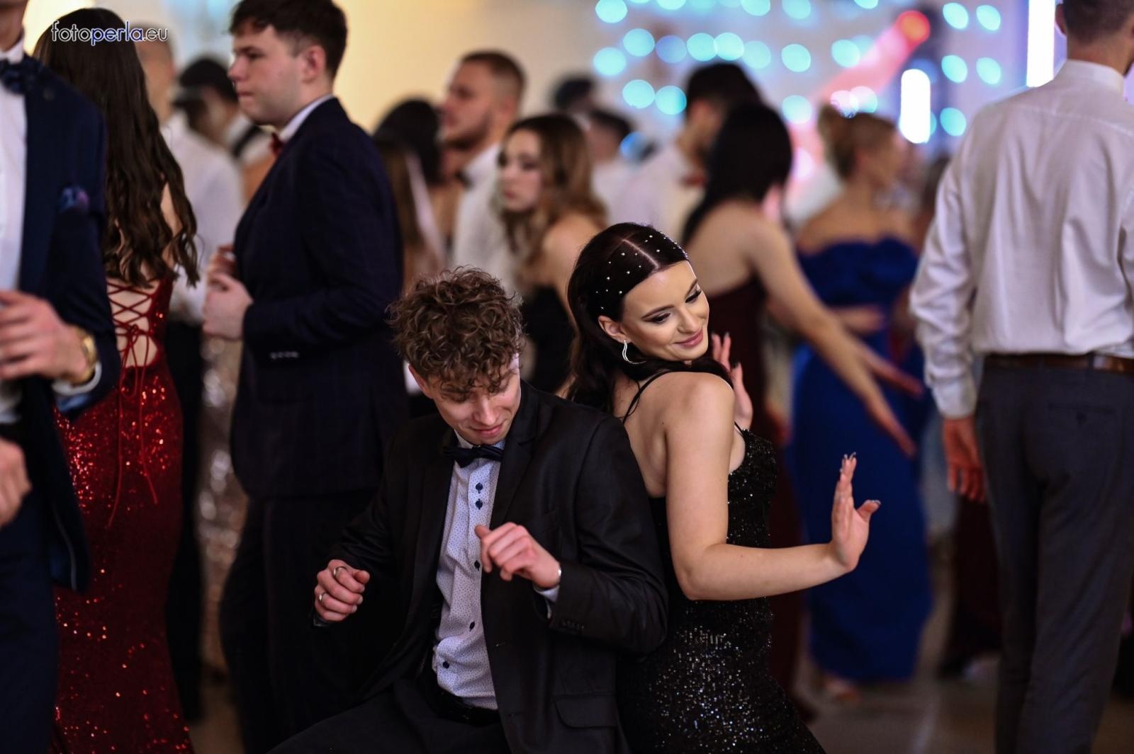 Zdjęcie w galerii na portalu naszraciborz.pl: Niezapomniany bal studniówkowy Ekonomika w Rogowie [FOTO i WIDEO] wiadomości z regionu